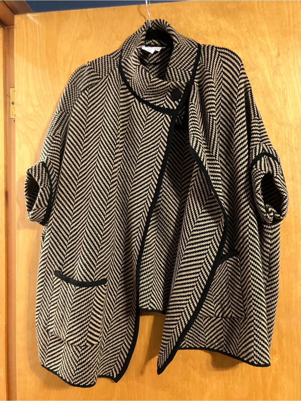 LC Lauren Conrad Black and Tan Herringbone Open Cardigan Cape